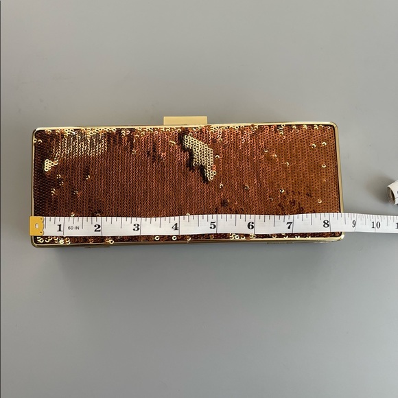 Volum Reversible GoldBronze Sequins Clutch - Picture 3 of 13